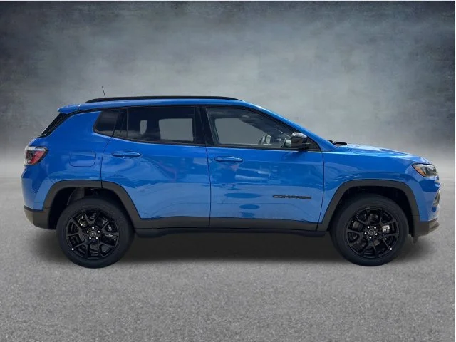 New 2026 Hydro Blue Pearl-Coat Exterior Paint Jeep Latitude image 8