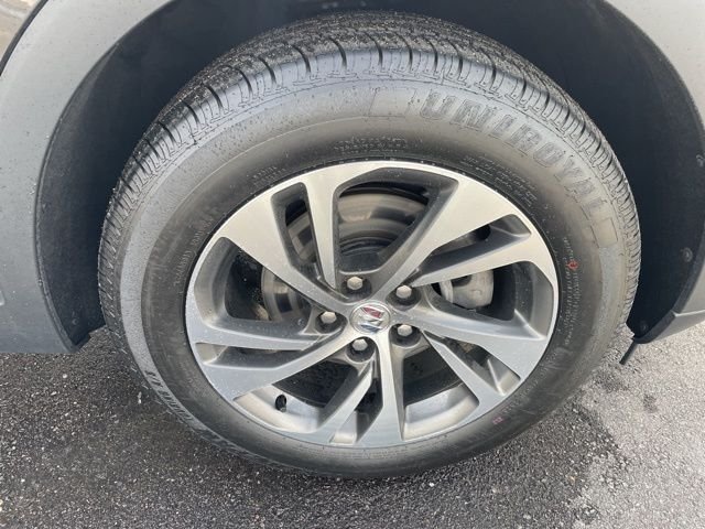 Used 2023 Black Buick Essence image 13