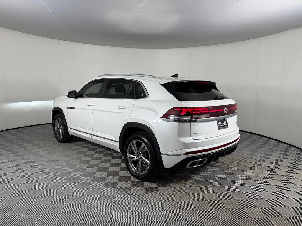 Used 2024 White Volkswagen 2.0T SEL R-Line image 9