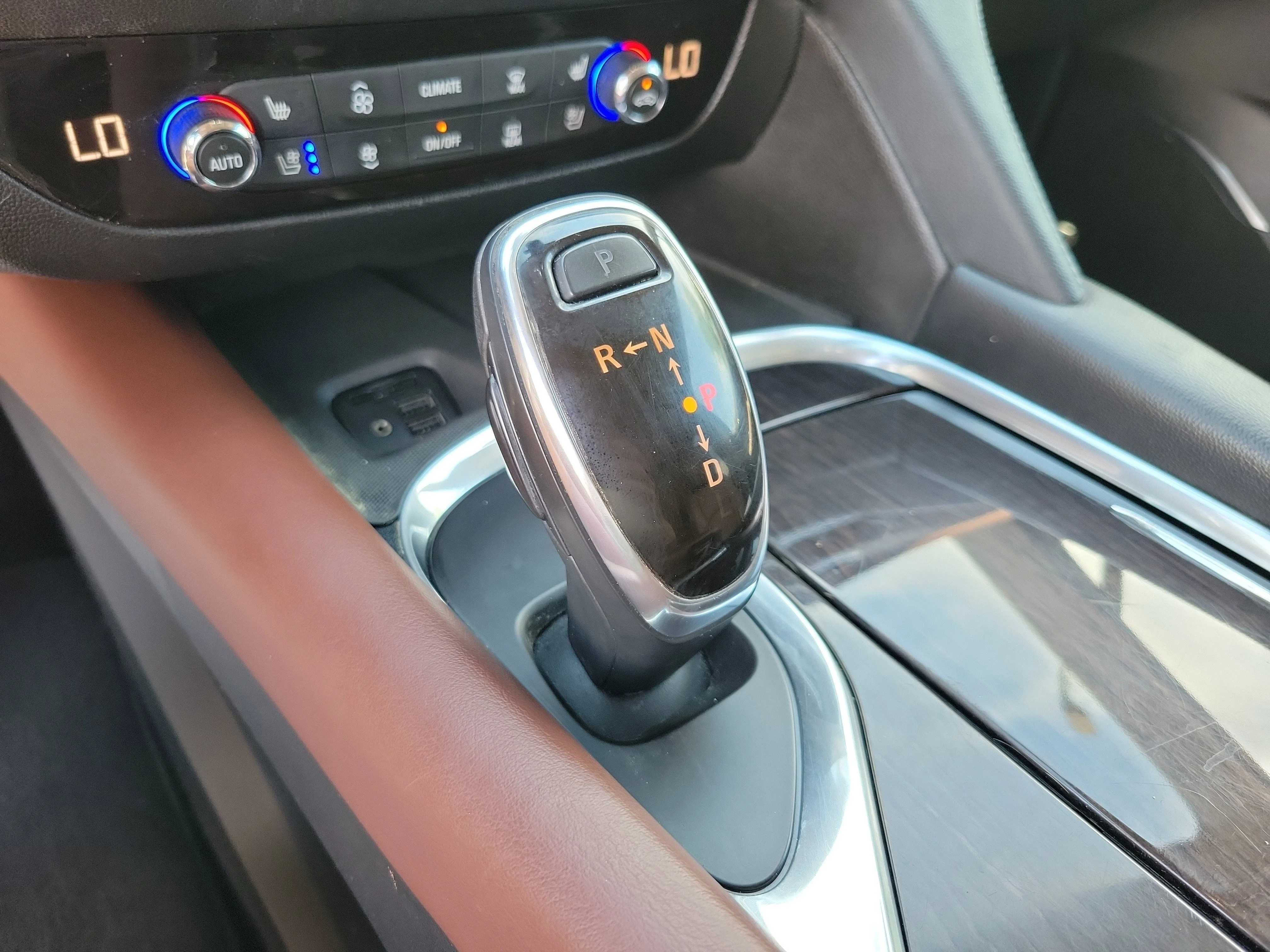 Used 2020 Champagne Gold Metallic Buick Avenir image 15