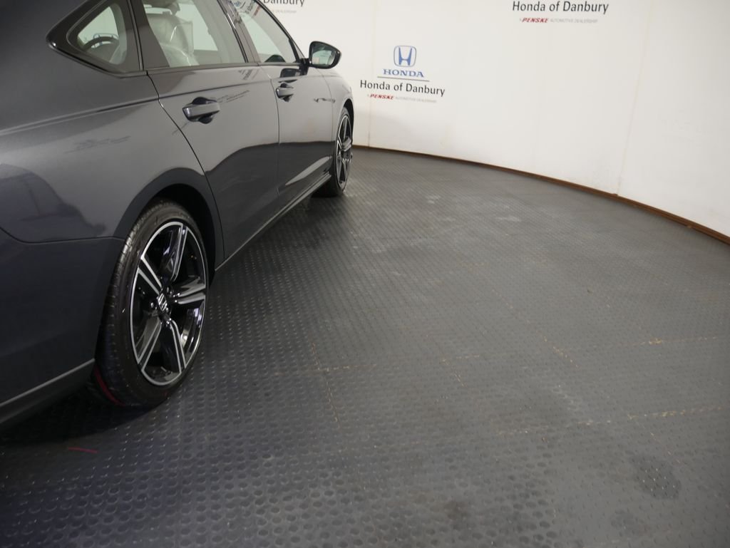 New 2026 Meteorite Gray Metallic Honda SE image 4