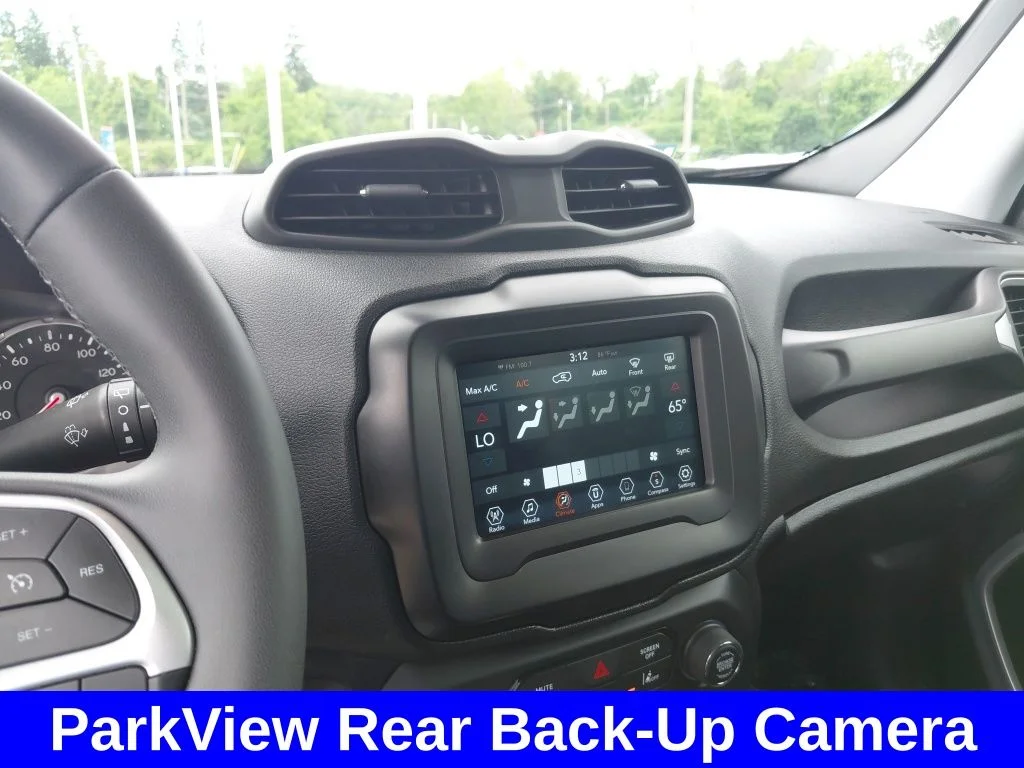 Used 2021 Silver Jeep Latitude image 25