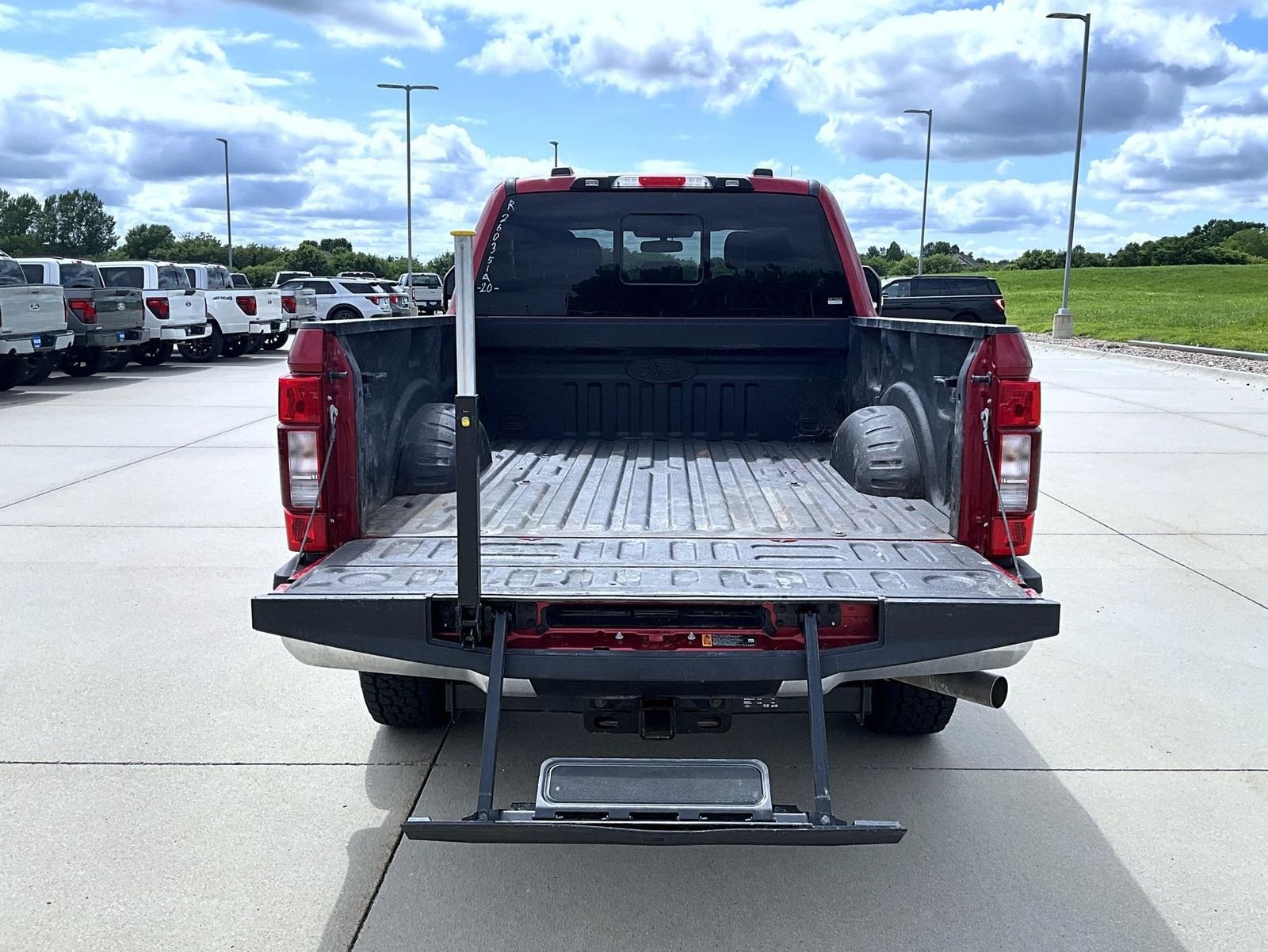Used 2020 Gray Ford Lariat image 22