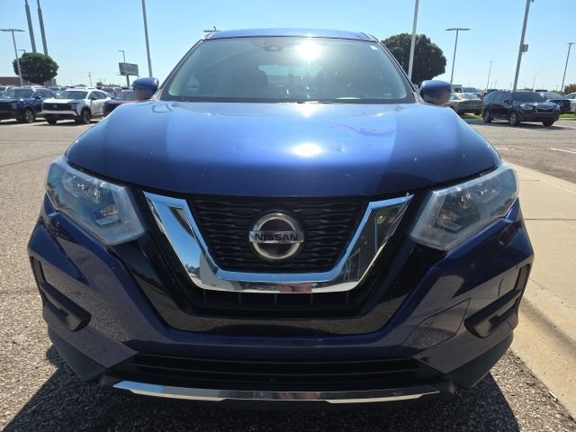 Used 2019 Blue Nissan S image 2