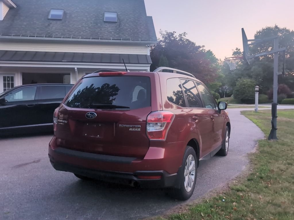 Used 2015 Red Subaru 2.5i Premium image 3