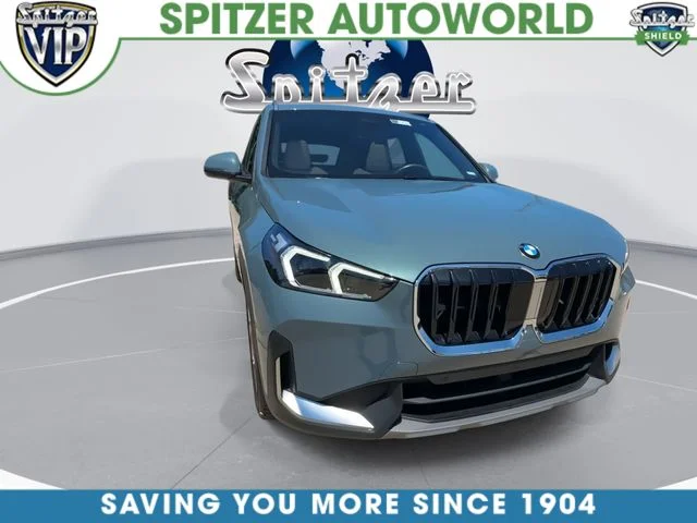 Used 2023 Green BMW xDrive28i image 3