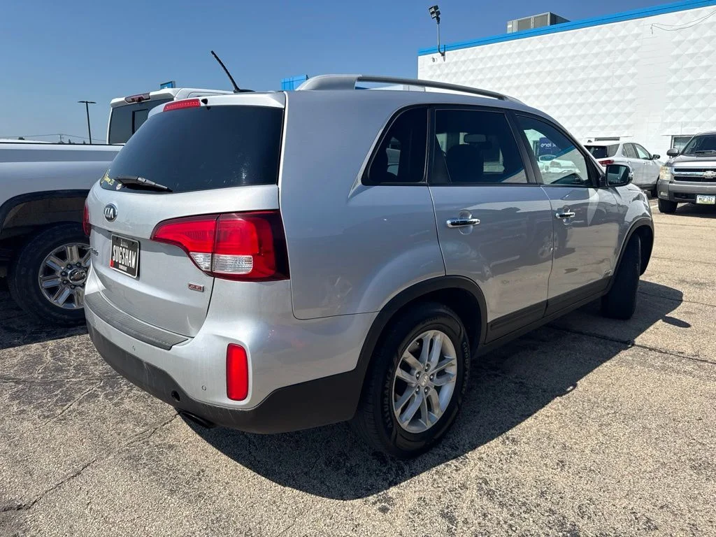 Used 2015 Silver Kia LX image 5