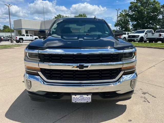 Used 2018 Black Chevrolet LT image 8