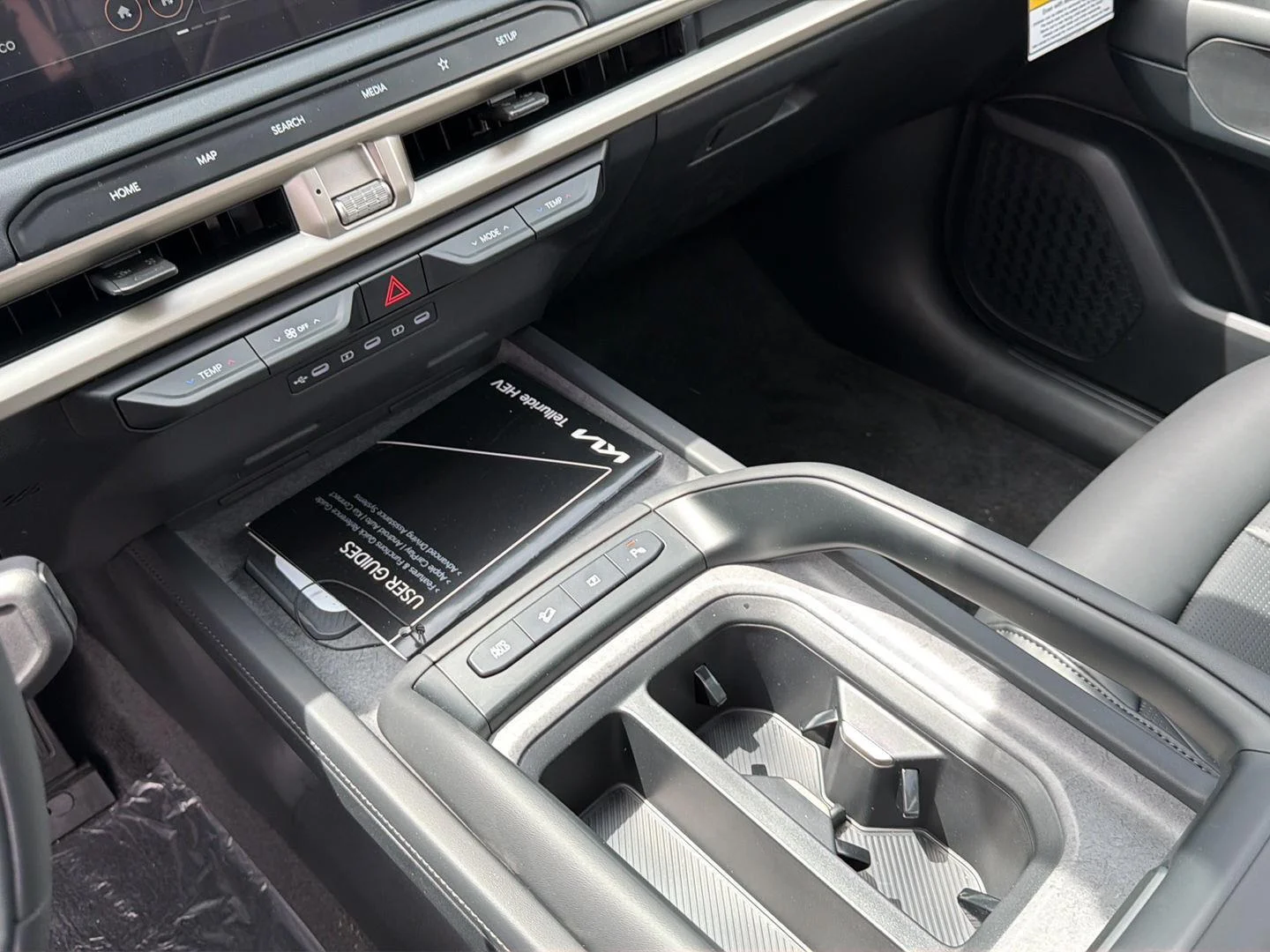 New 2027 Ivory Silver Kia EX image 13