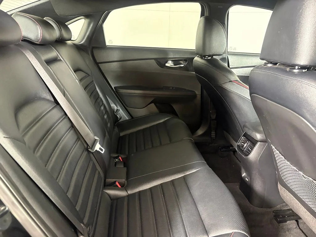 Used 2023 Black Kia GT image 17