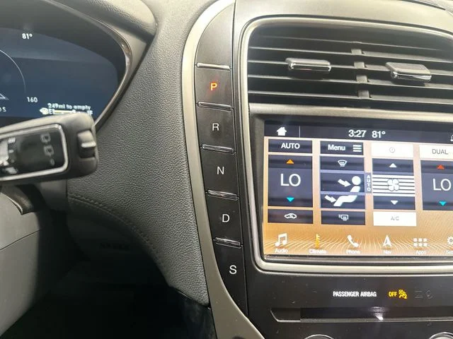 Used 2019 Blue Lincoln Reserve image 23