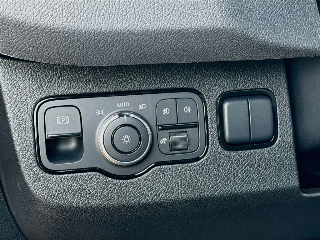 New 2026 Jet Black Mercedes-Benz Passenger 170 WB image 11