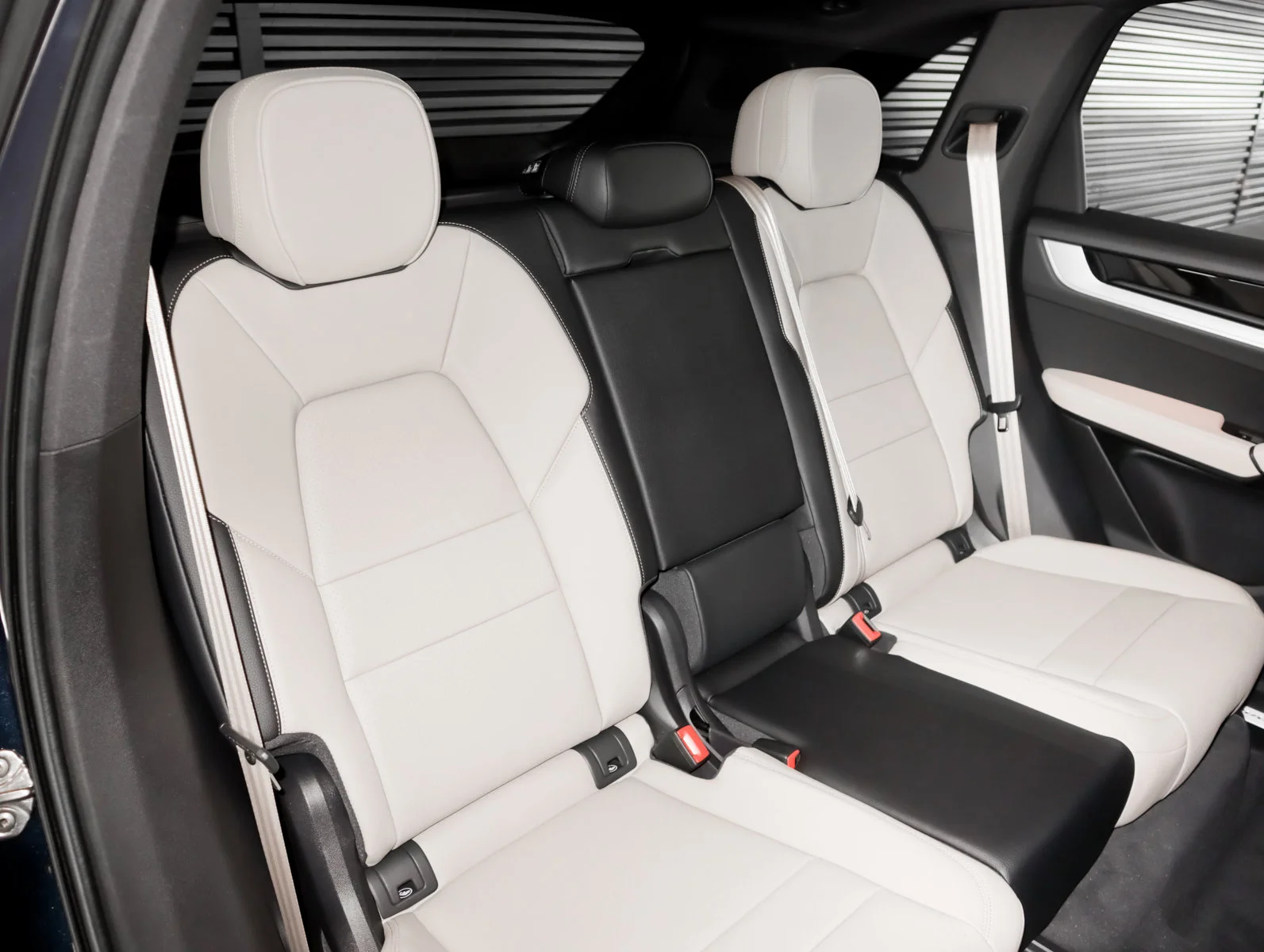 2025 Porsche Cayenne S - Photo 6