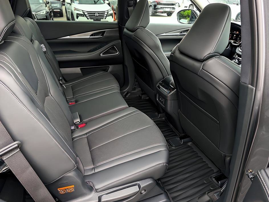 New 2027 GRAPHITE SHADOW INFINITI LUXE image 22