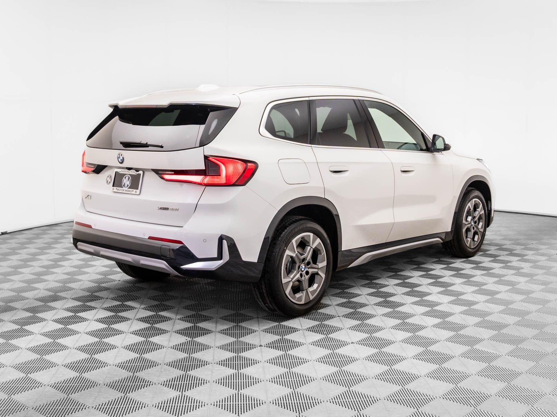 New 2026 Alpine White BMW xDrive28i image 6