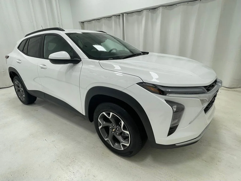 New 2026 White Chevrolet LT image 3