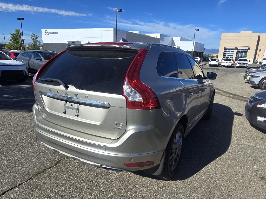 Used 2016 Seashell Metallic Volvo T5 Premier image 17
