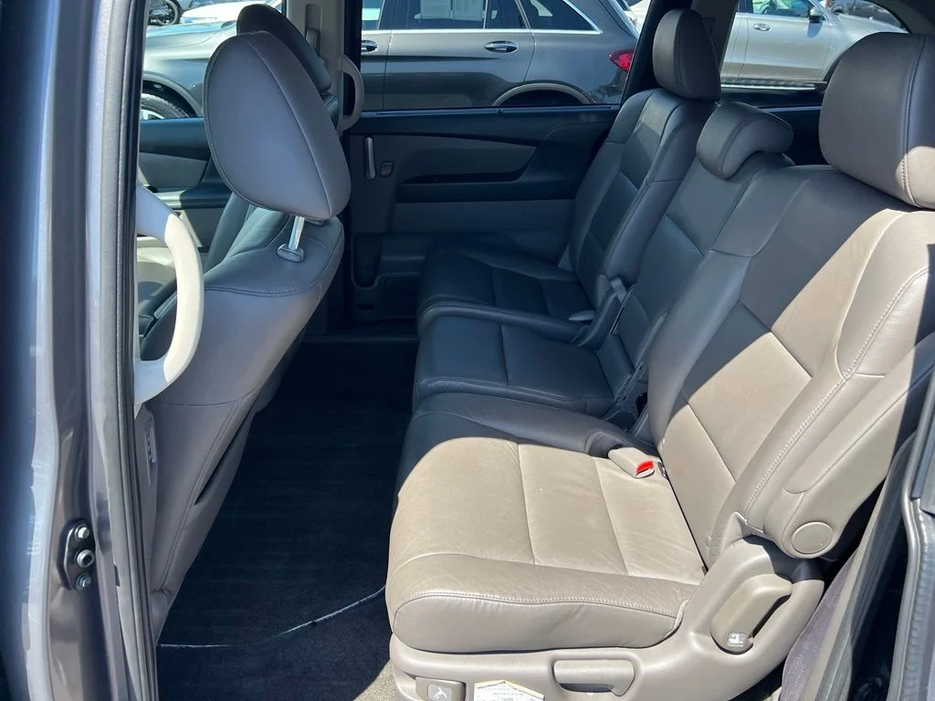 Used 2013 Polished Metal Metallic Honda EX-L image 15