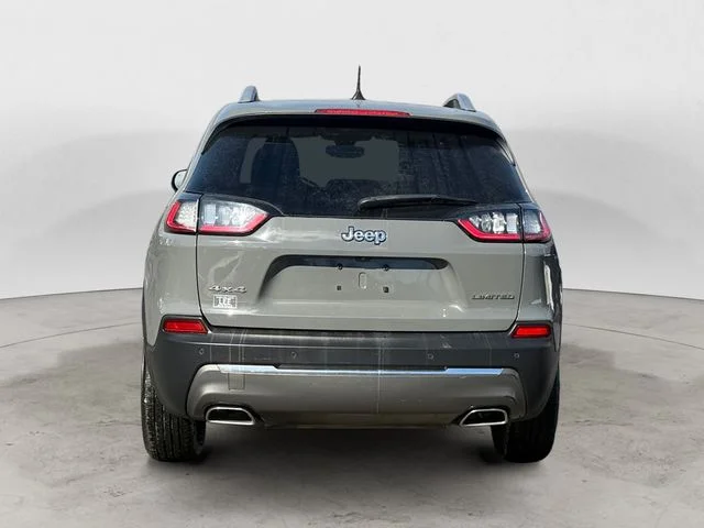 Used 2019 Gray Jeep Limited image 4