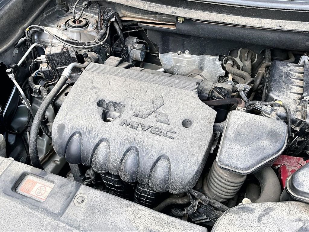 Used 2019 Gray Mitsubishi LE image 29