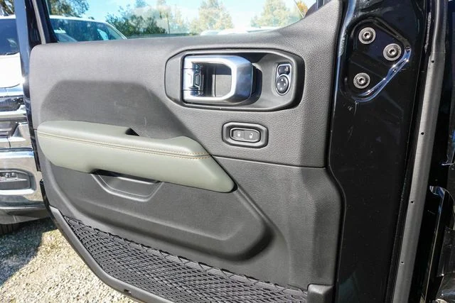 New 2026 Black Jeep Mojave X image 15