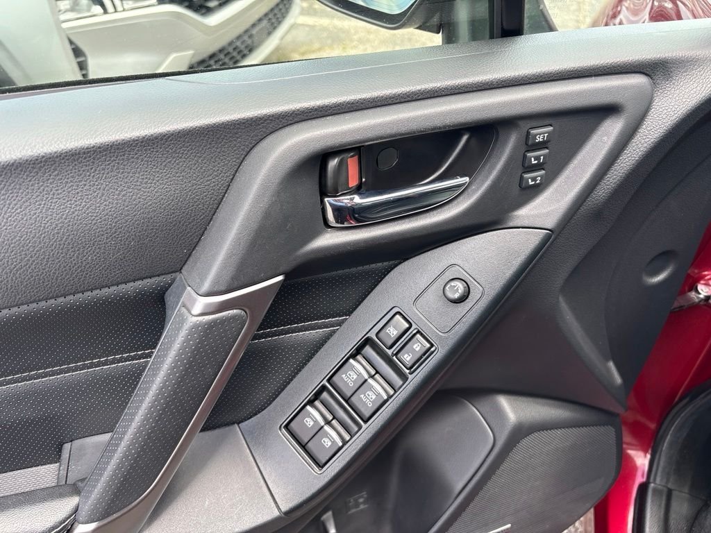Used 2018 Red Subaru 2.5i Touring image 15