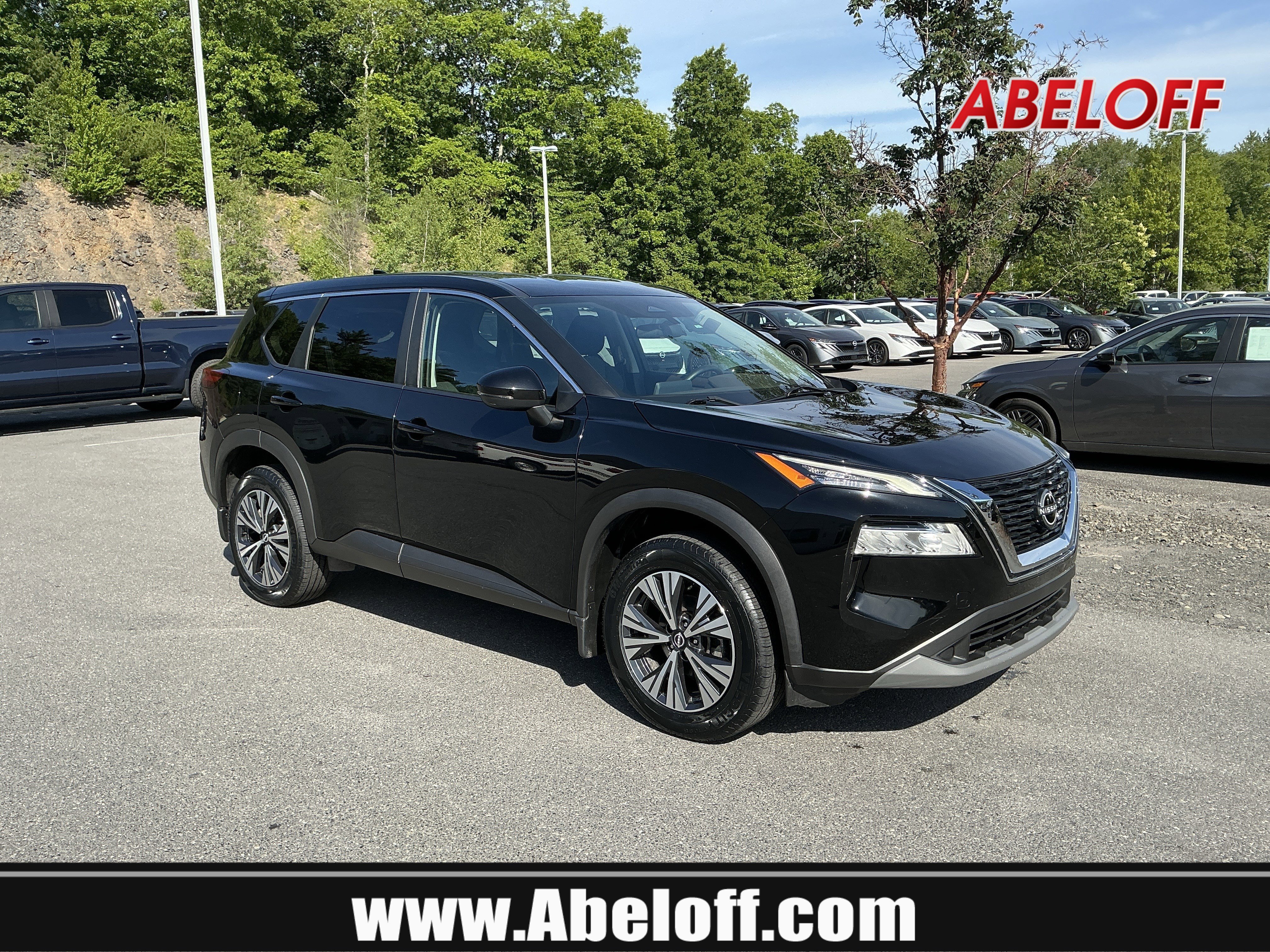 2022 Nissan Rogue SV AWD's photo