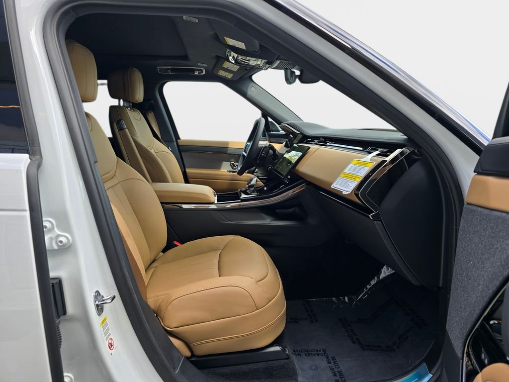 New 2026 Fuji White LAND ROVER SE image 10