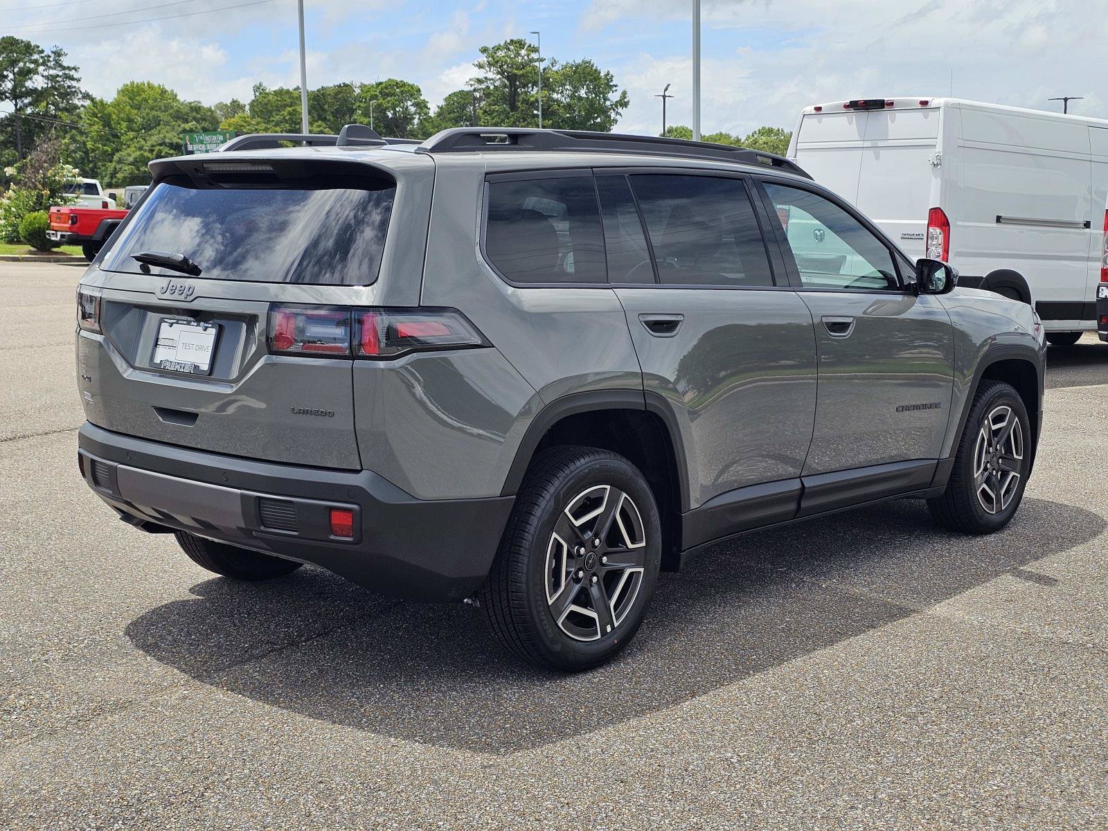 New 2026 Sting-Gray Clearcoat Jeep Laredo image 8