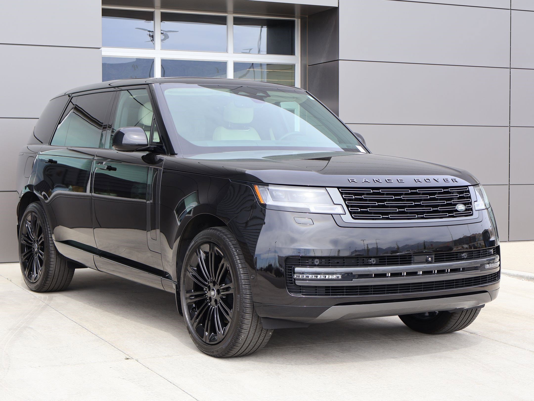 Certified Used 2025 Obsidian Black Metallic Land Rover SE image 3