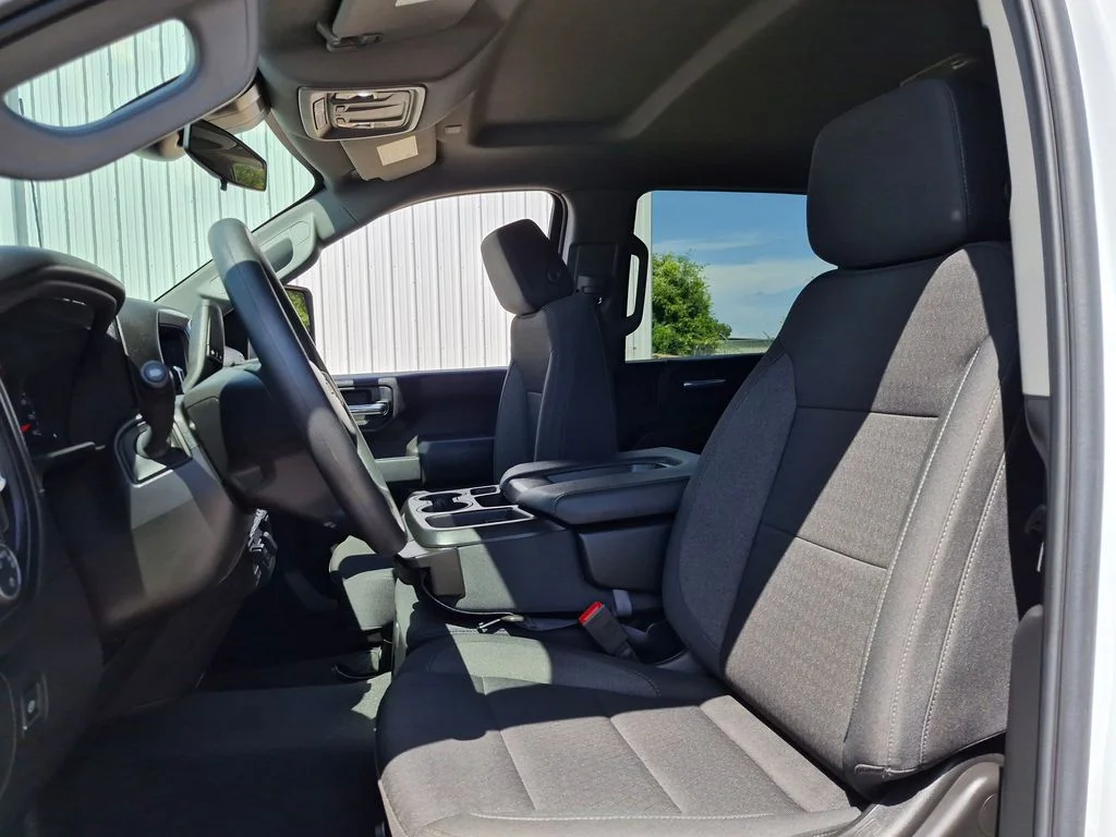 Used 2025 White Chevrolet Custom image 14