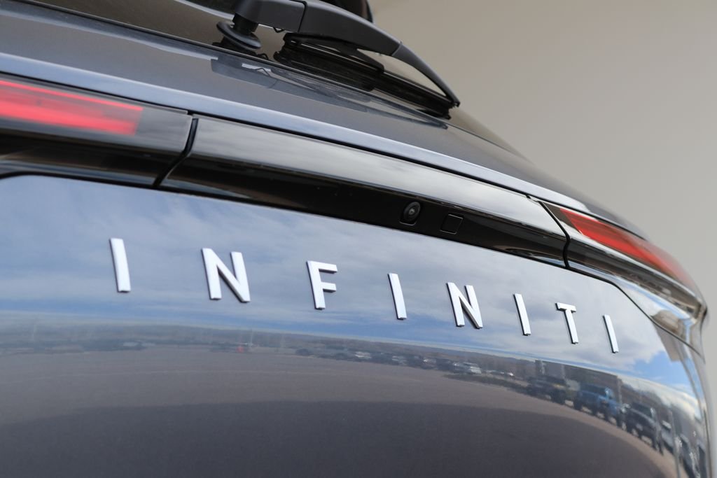 New 2026 MOONBOW BLUE INFINITI Luxe AWD image 34