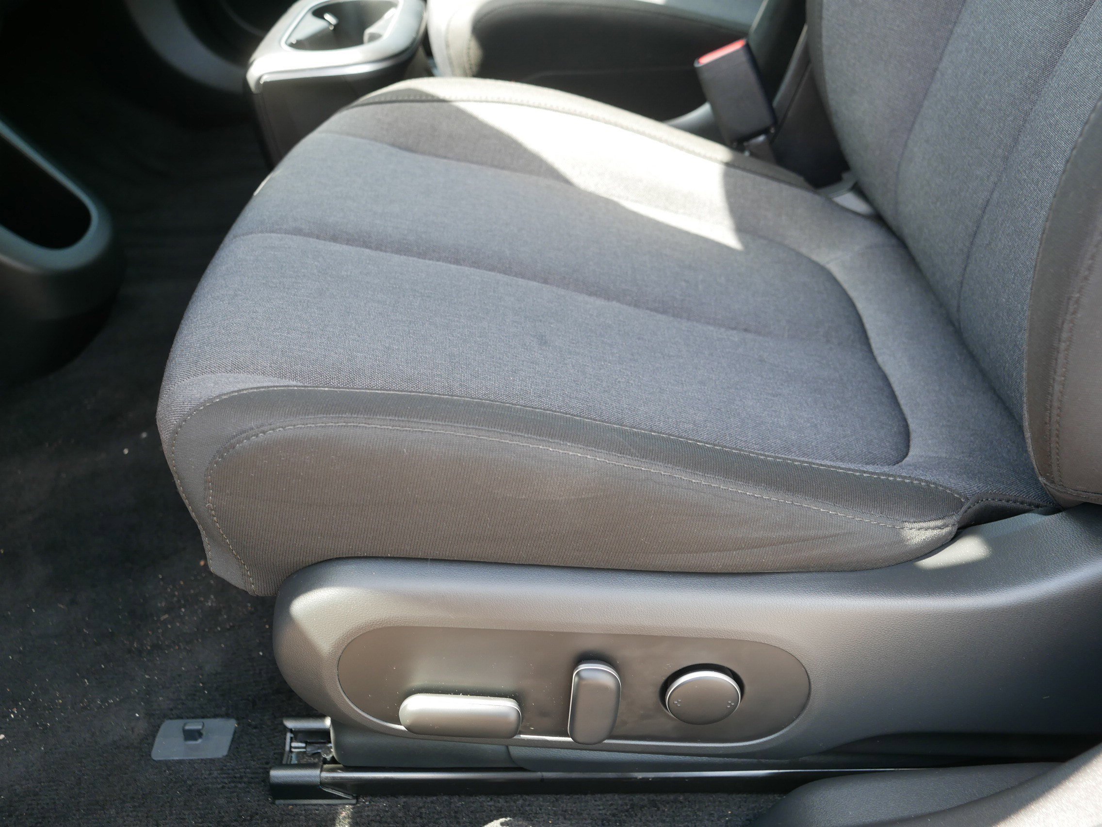 Used 2024 Gravity Gold (Matte Gold) Hyundai SEL image 20