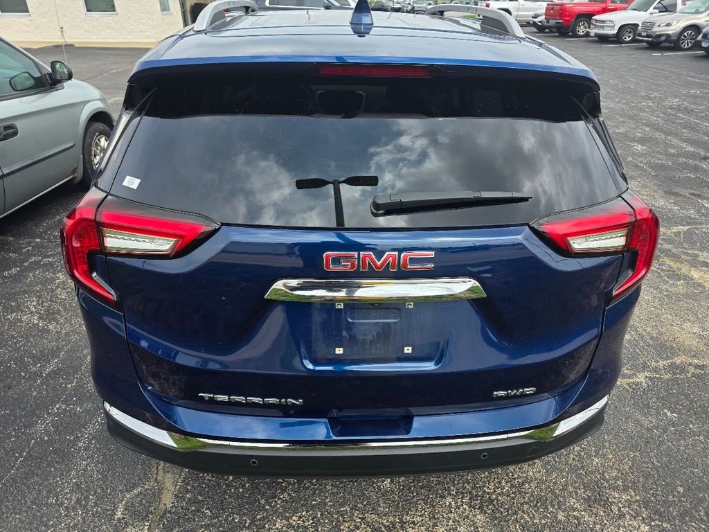 Used 2022 Marine Metallic GMC SLT image 3