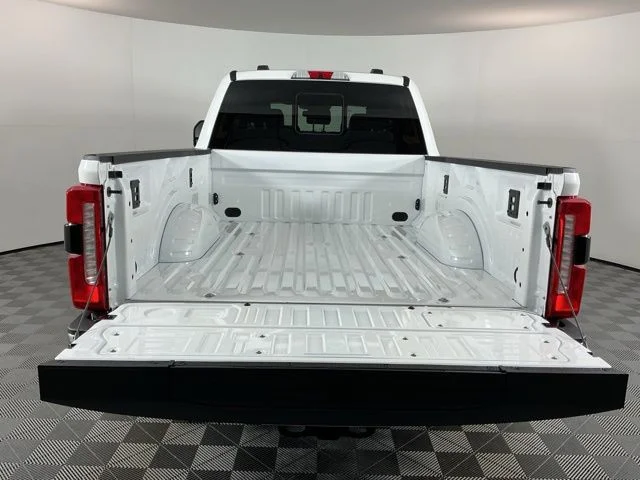 New 2026 Star White Metallic Tri-Coat Ford Lariat image 7