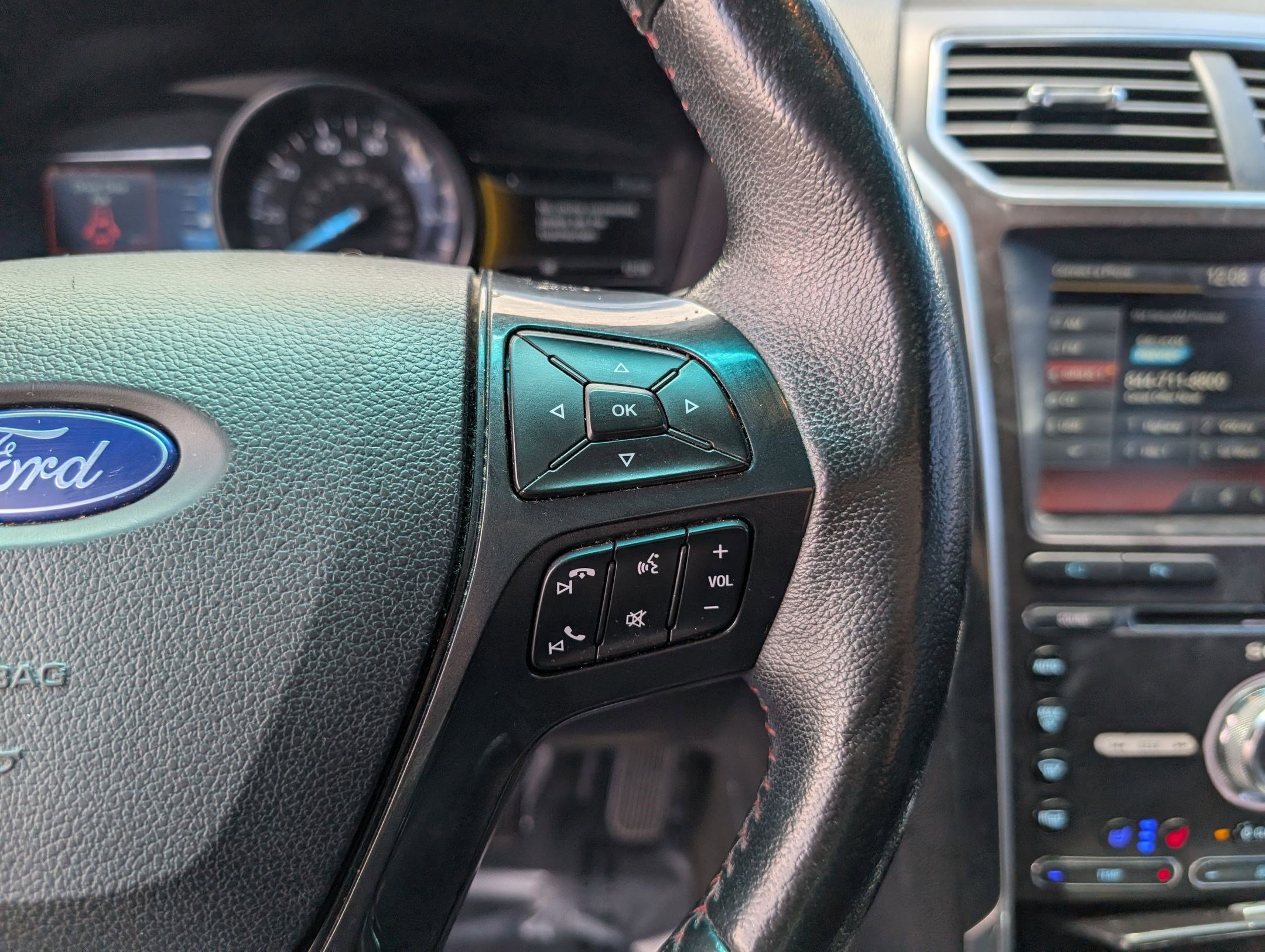 Used 2016 White Platinum Clearcoat Metallic Ford Sport image 19