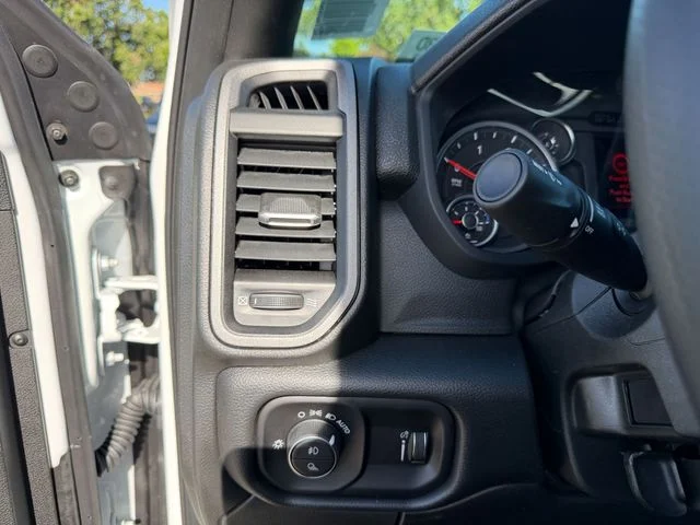 New 2026 Bright White Clearcoat RAM Tradesman image 20