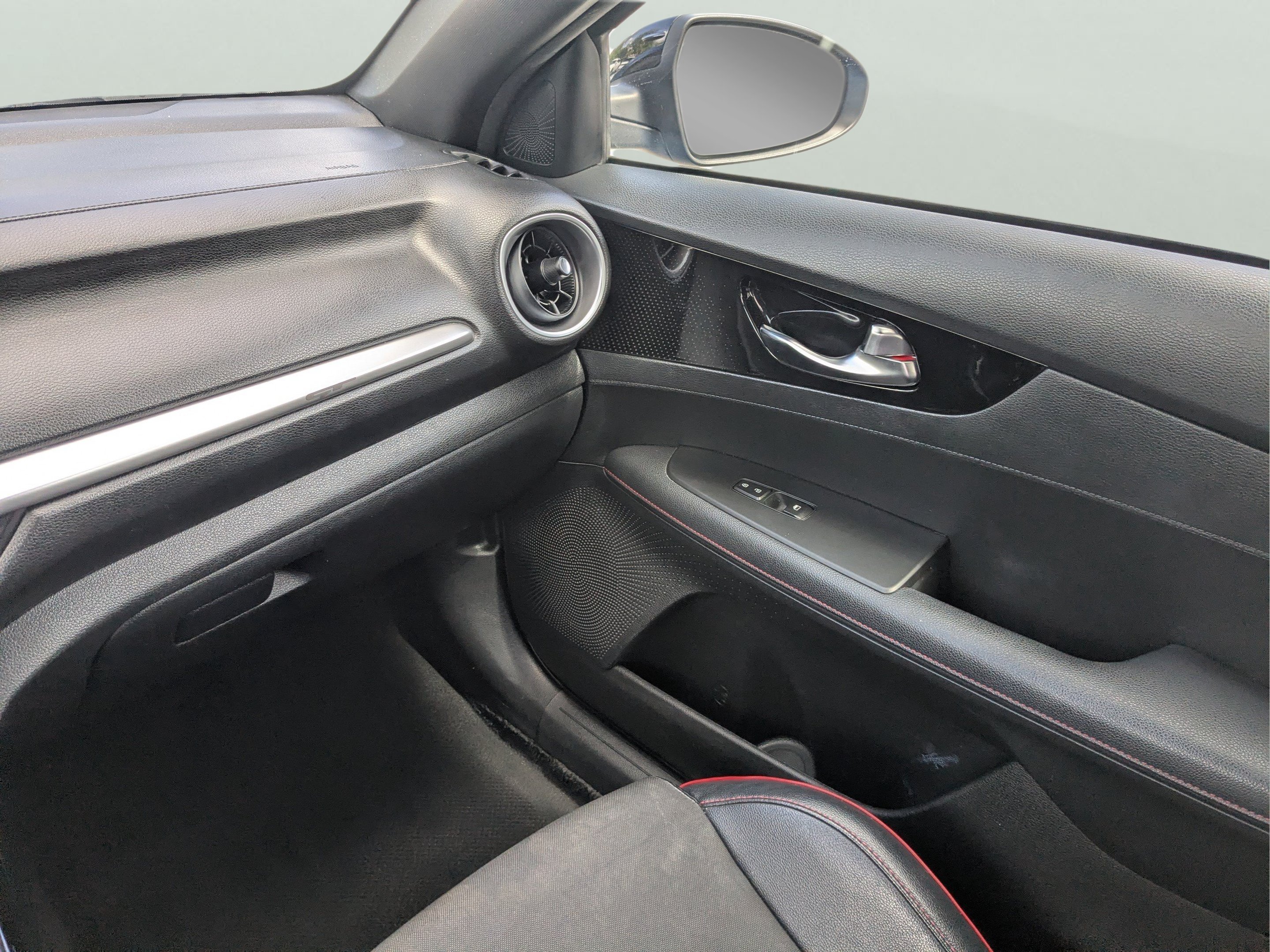 2023 Kia Forte GT - Photo 13