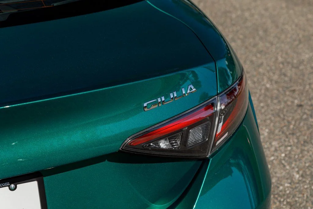 2025 Alfa Romeo Giulia Base - Photo 10