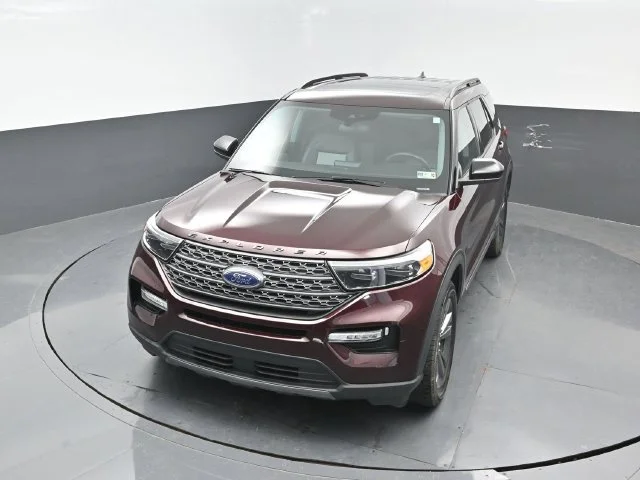 Certified Used 2022 Burgundy Velvet Tinted Clearcoat Ford XLT image 23