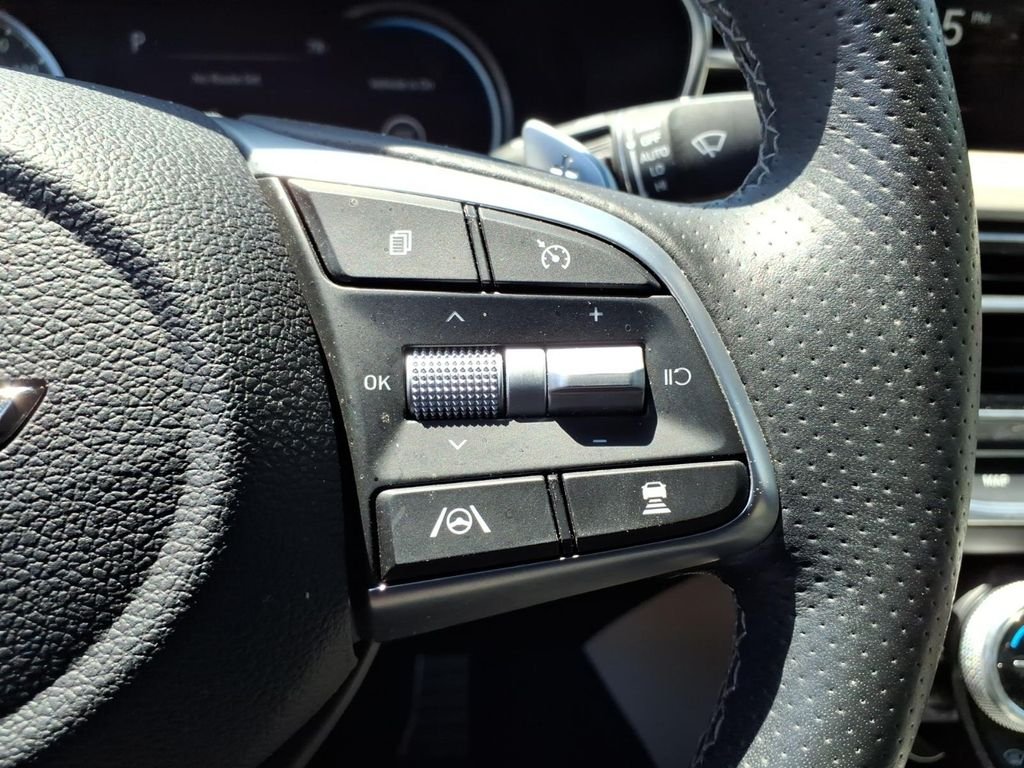 Used 2023 White Genesis 3.3T image 29