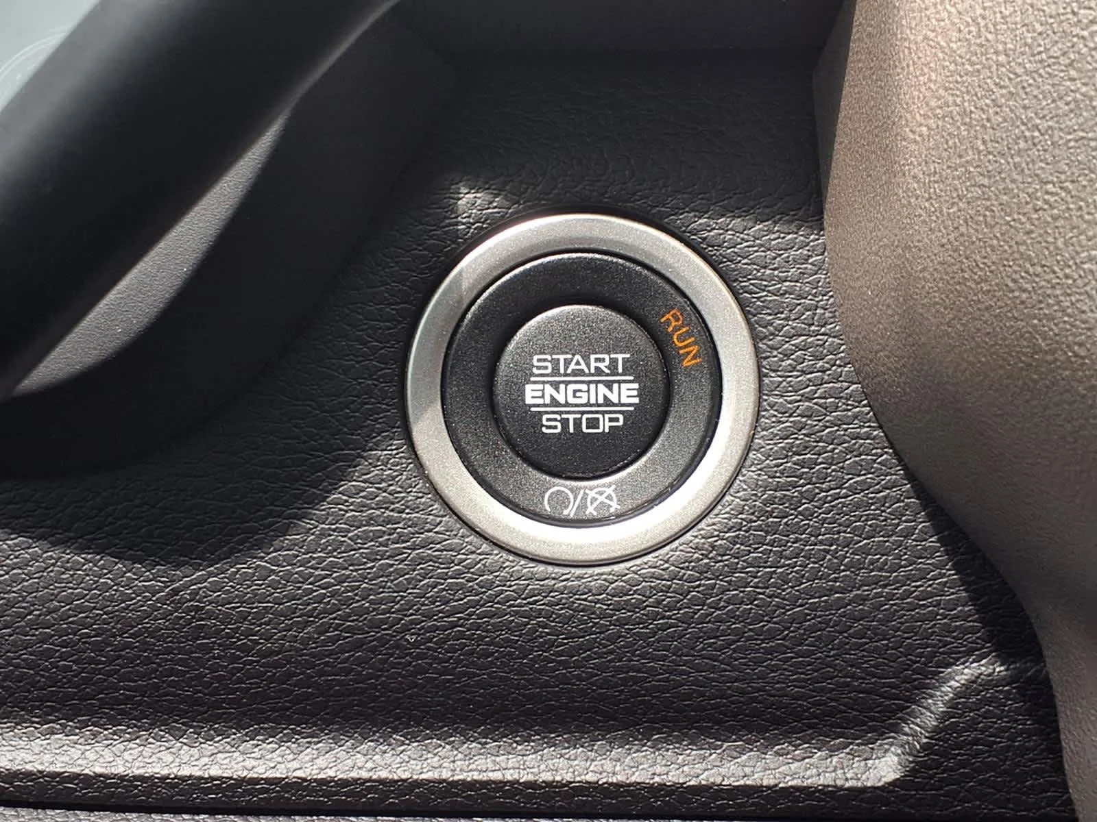 Used 2024 Pearl White Ram Laramie image 21