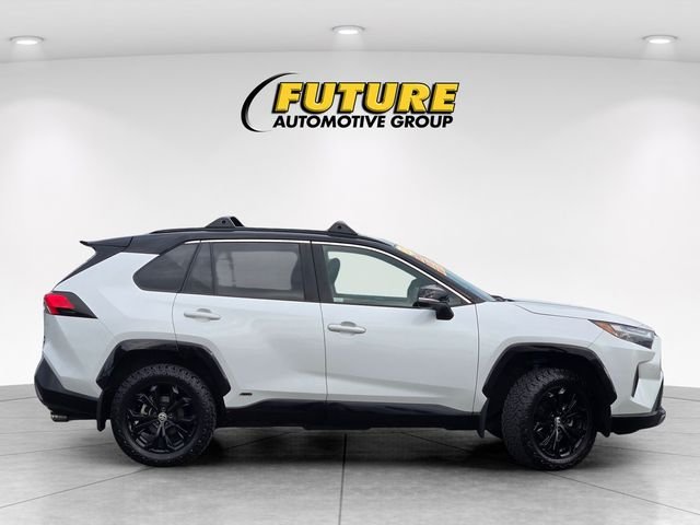 Used 2024 Off-white Toyota XSE image 3