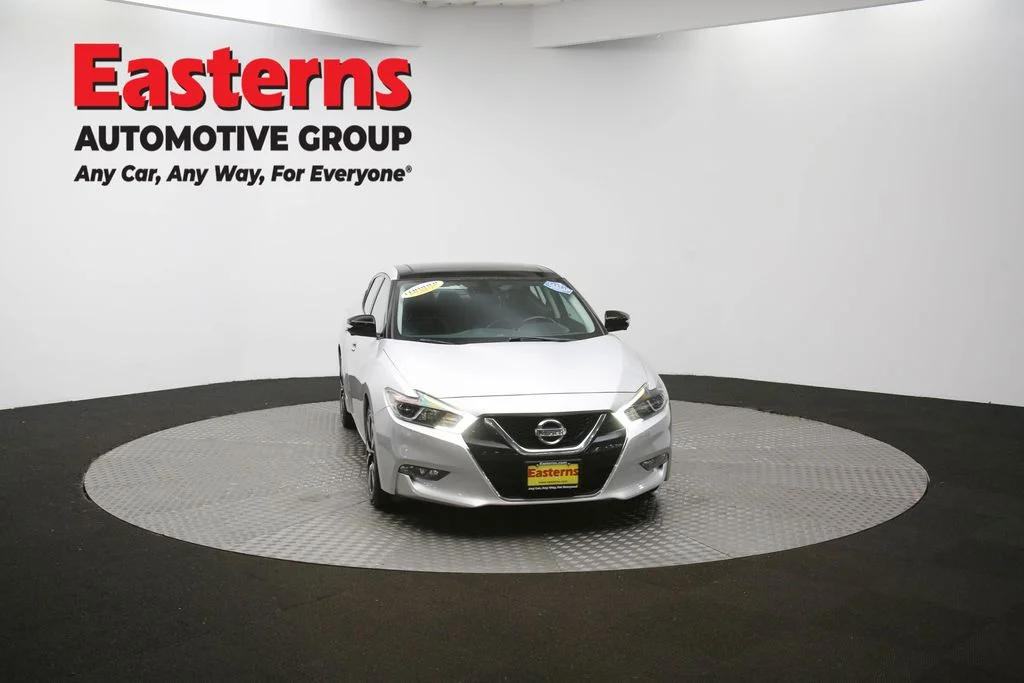 Used 2018 Silver Nissan Platinum image 55