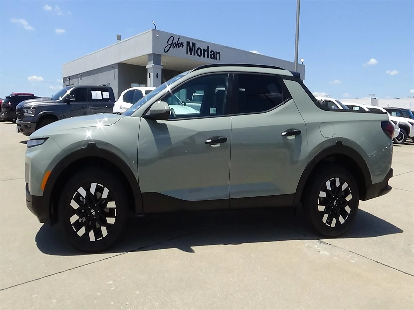 Used 2025 Sage Gray Pearl (sy9) Hyundai SEL image 1