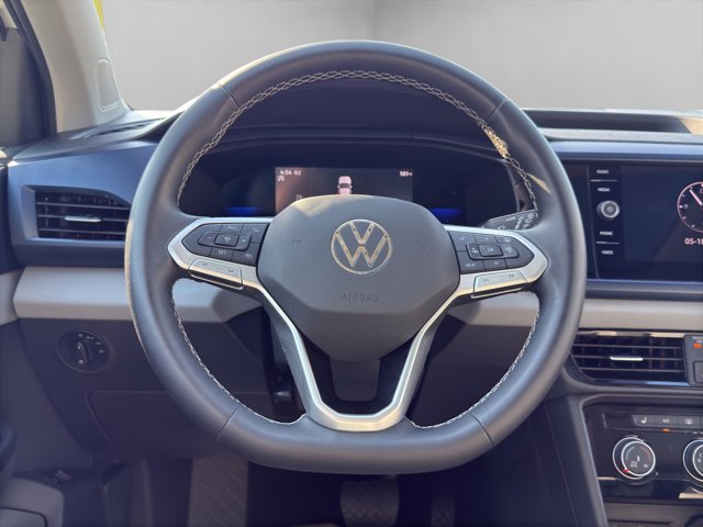 Used 2023 White Volkswagen SE image 10