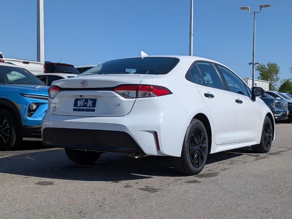 Used 2024 Ice Cap Toyota LE image 3