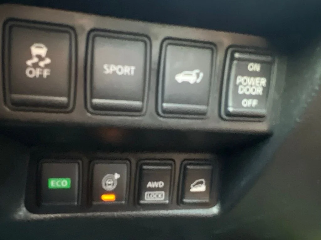 Used 2016 White Nissan SV image 45