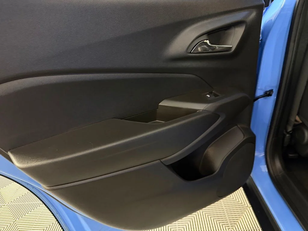 Certified Used 2024 Blue Chevrolet 2RS image 27