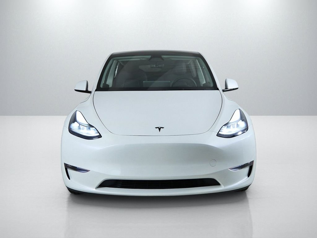 Used 2025  Tesla Long Range image 3